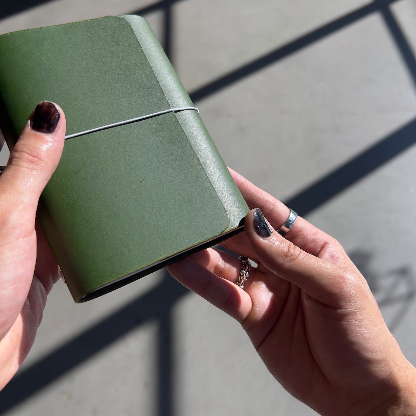 green day (Leather Notebook in A5)