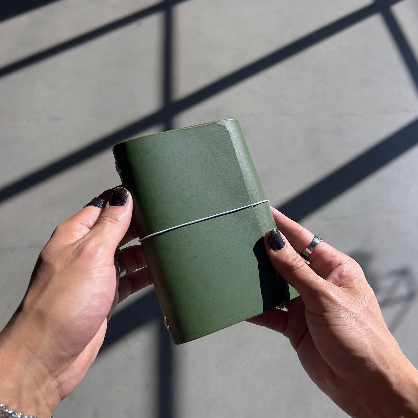 green day (Leather Notebook in A5)