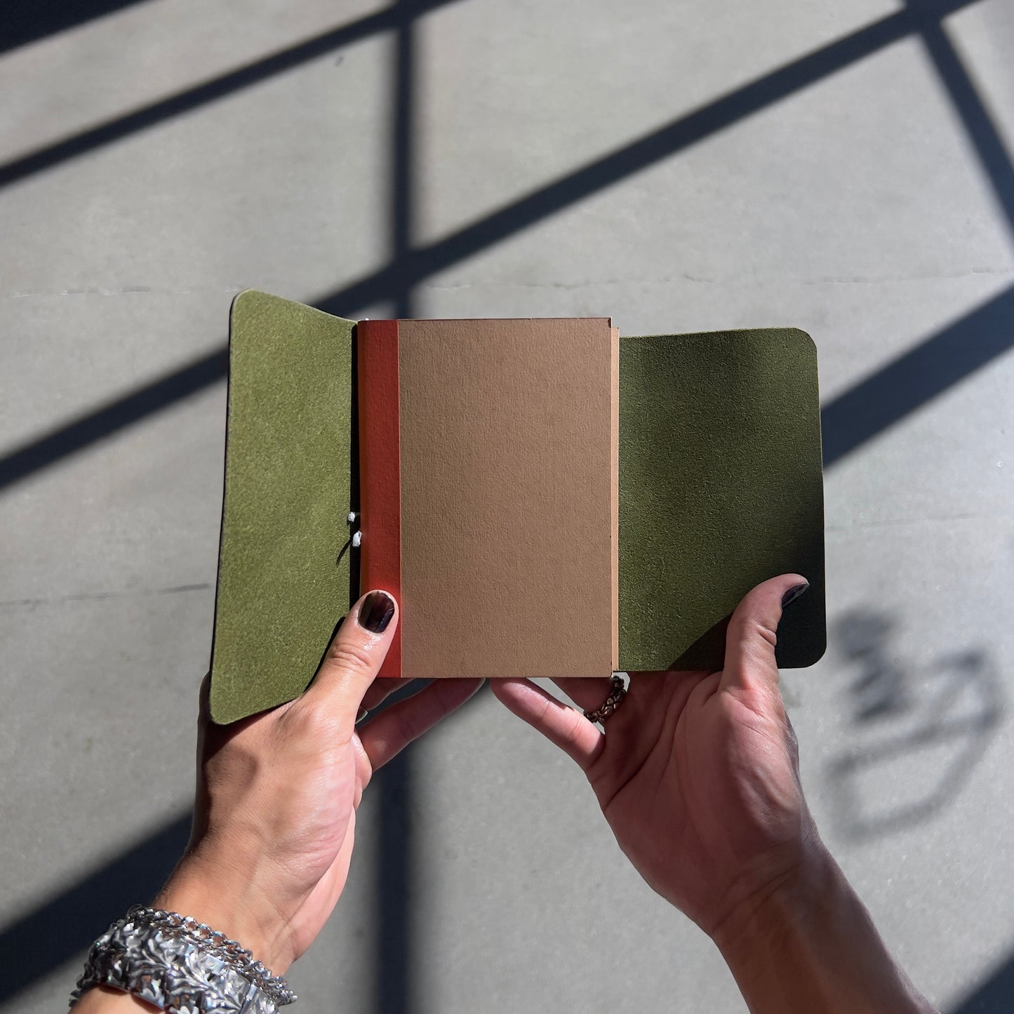 green day (Leather Notebook in A5)